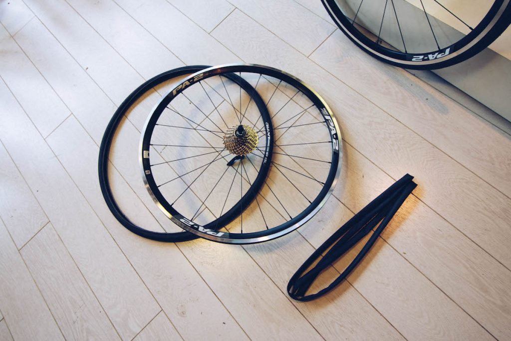 Comment changer une chambre à air sur une roue de vélo en 8 étapes