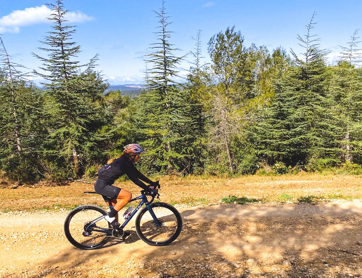 Tout savoir pour bien débuter le Gravel: FAQ avec Camille Pic